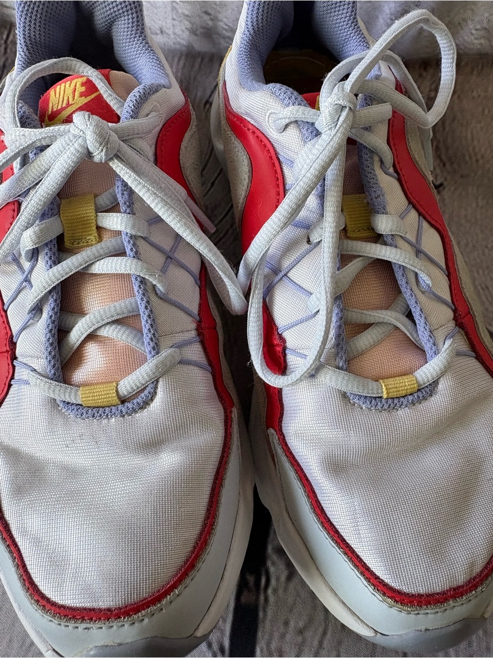 Nike Women’s RYZ 365 Red Topaz Gold CW5590-100 Sz 9.5 Athletic Sneakers Shoe - Picture 4 of 13
